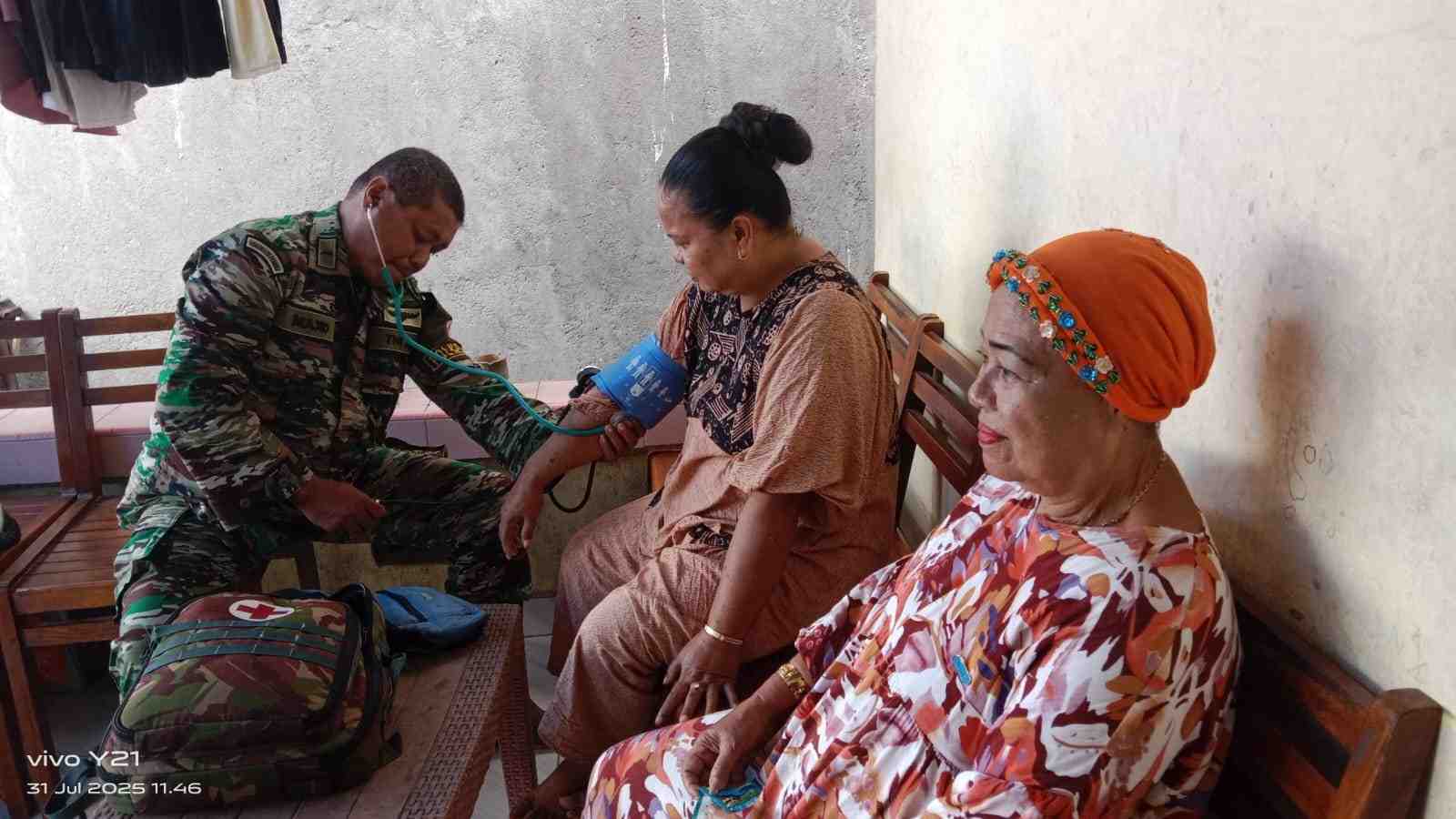Satgas TMMD 125 Kodim 1422/Maros Berikan Layanan Kesehatan  Kepada Anggota Satgas dan Masyarakat